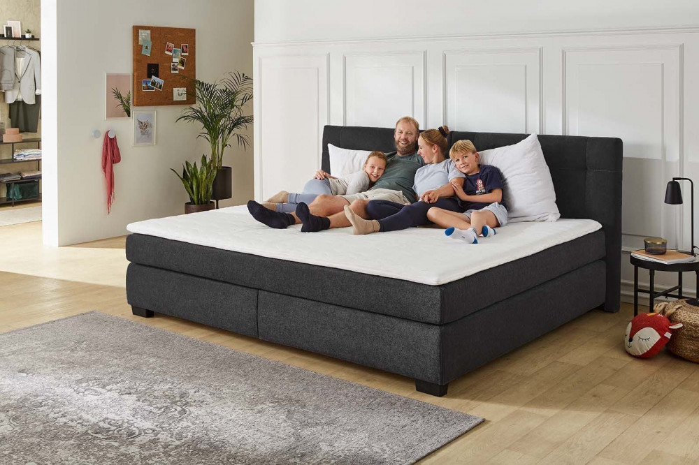 Family von Jockenhöfer - Boxspringbett 240 x 200 schwarz